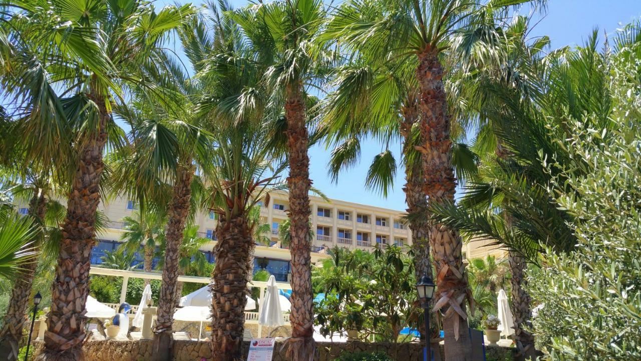 Oscar Beachfront Resort & Spa & Casino Kyrenia  Exterior foto