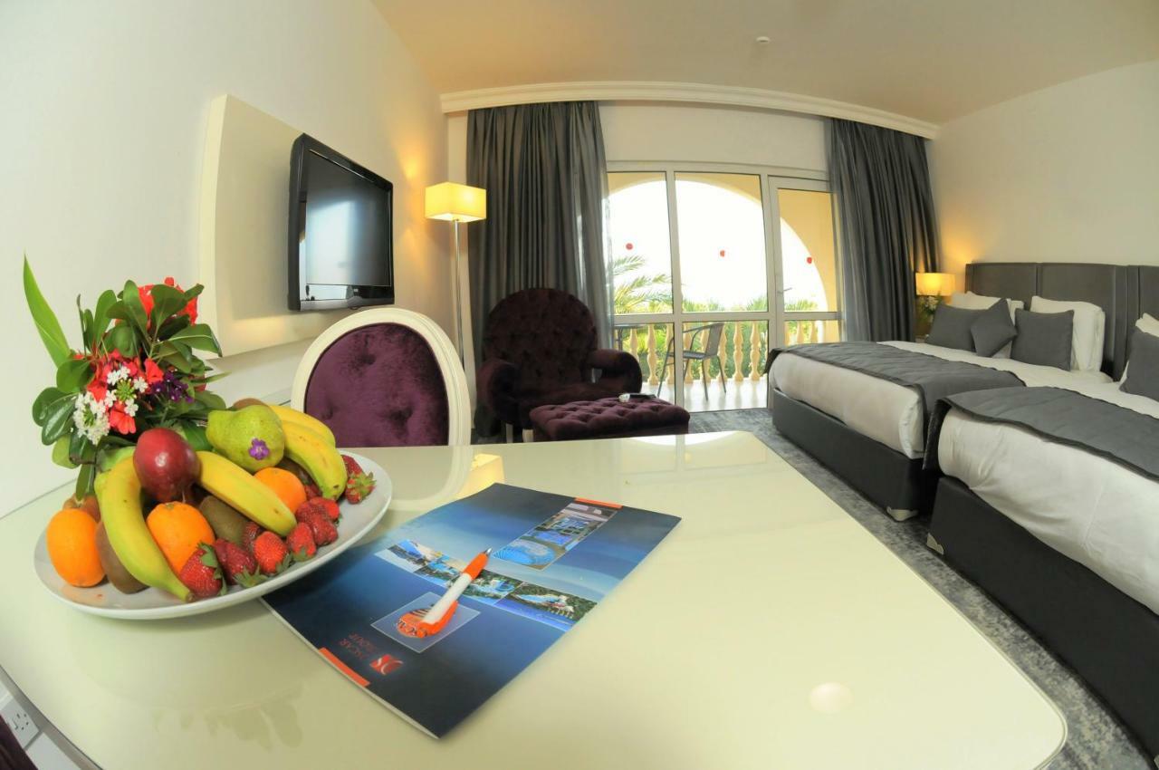 Oscar Beachfront Resort & Spa & Casino Kyrenia  Exterior foto