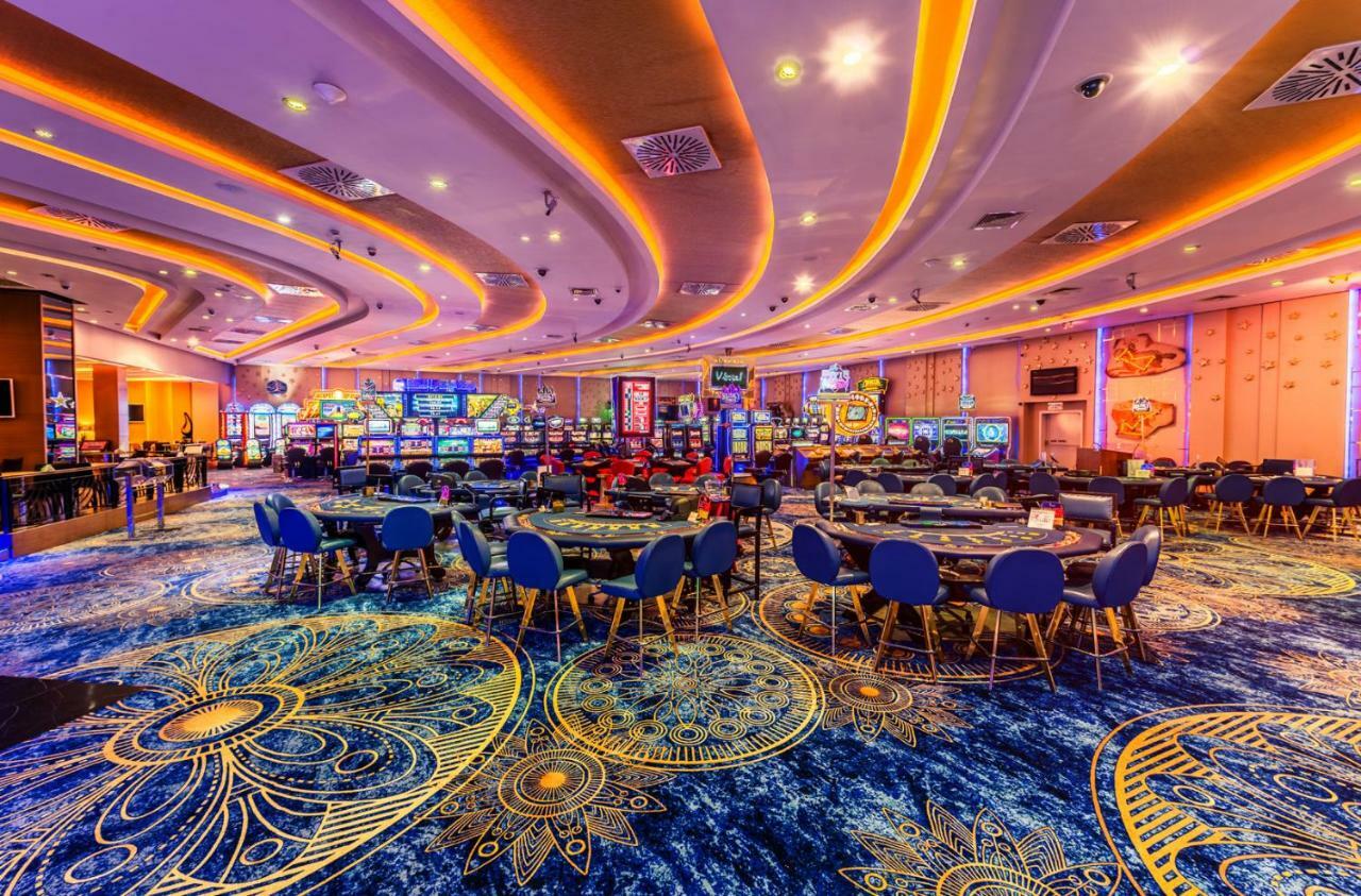 Oscar Beachfront Resort & Spa & Casino Kyrenia  Exterior foto