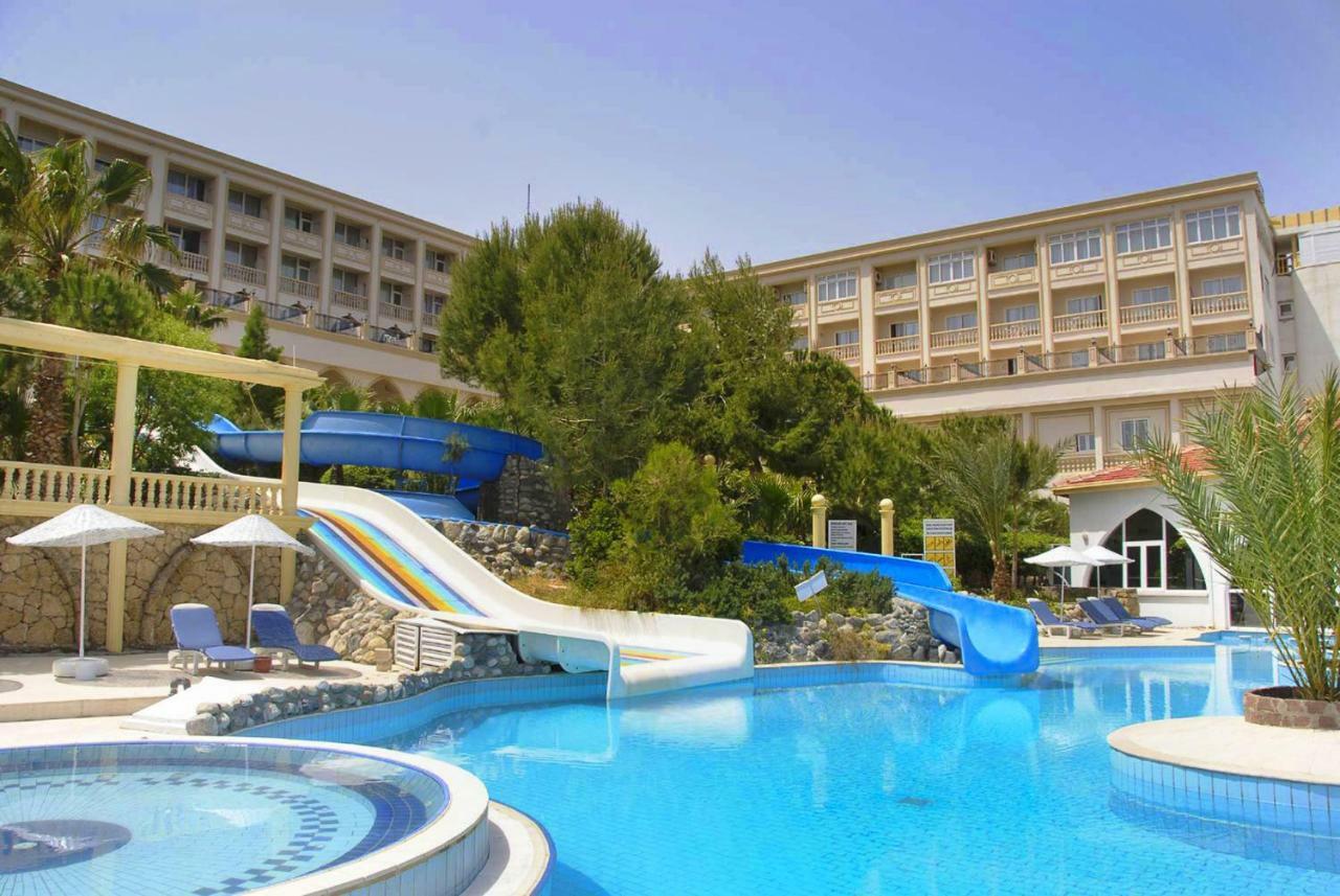 Oscar Beachfront Resort & Spa & Casino Kyrenia  Exterior foto