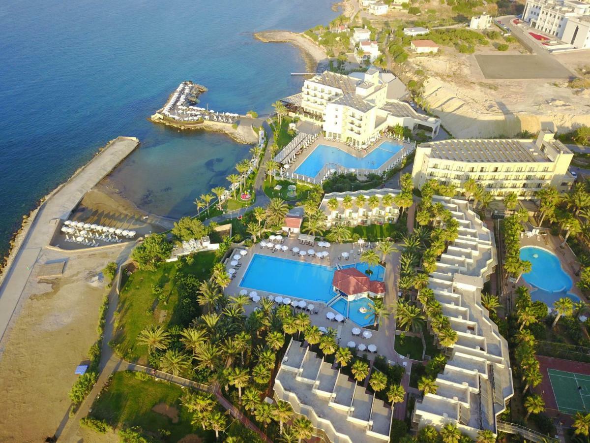 Oscar Beachfront Resort & Spa & Casino Kyrenia  Exterior foto